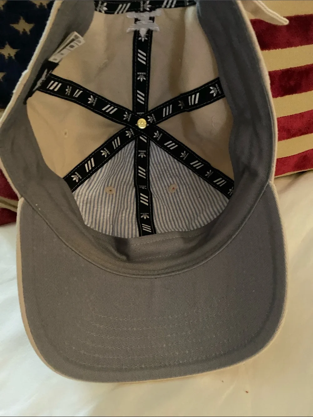 ADIDAS Beige UNISEX Baseball Cap with White Trefoil! In excellent condition!